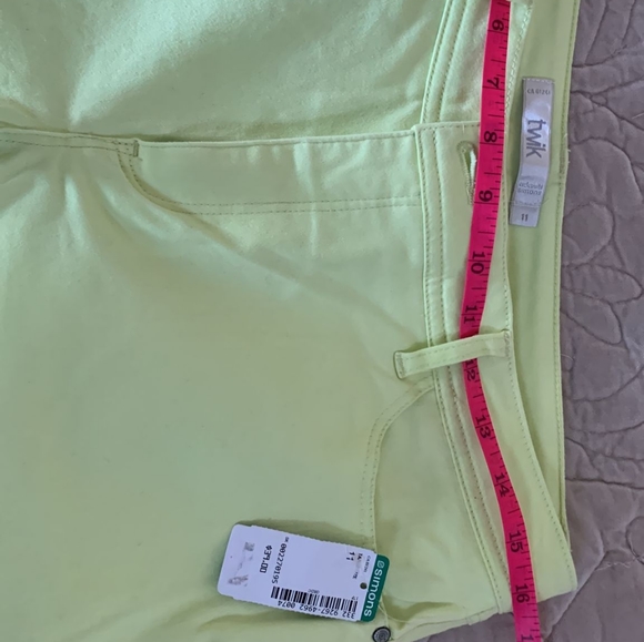 Green Capri. Twik . Size 11 - Picture 1 of 3